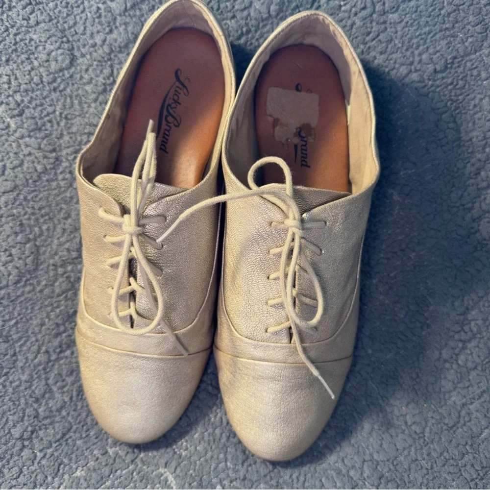 Lucky Brand Women's Gold Leather Oxford shoes, women’s 6 - Picture 5 of 9